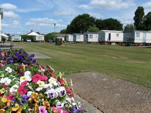 Merston Copthorne Caravans酒店 外观 照片