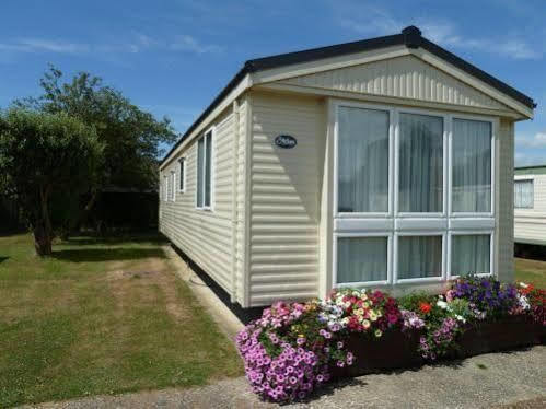 Merston Copthorne Caravans酒店 外观 照片